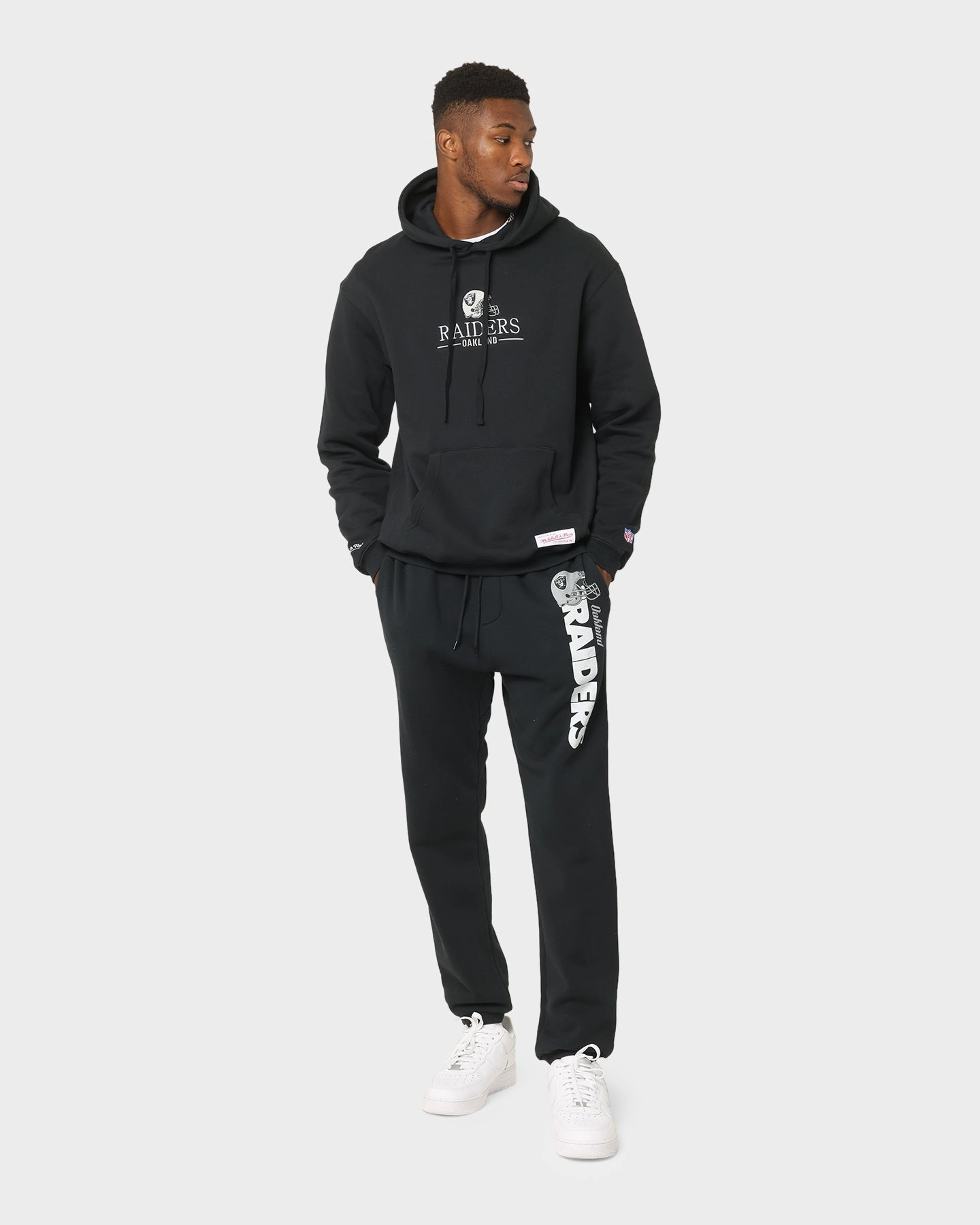 Quilted Construction Contacts Mitchell & Ness Oakland Raiders Helmet Stack Hoodie Black