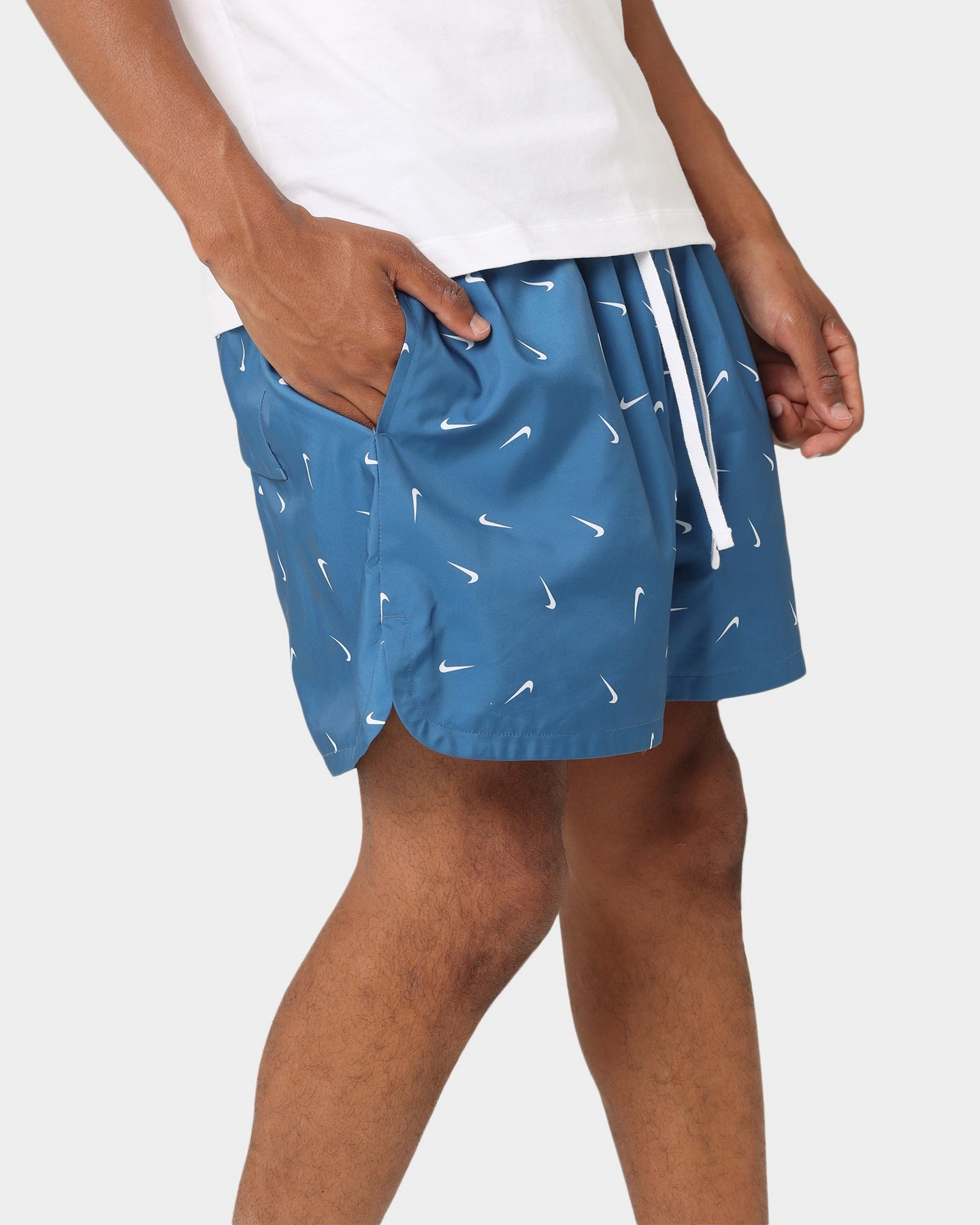 vacation look Summer essentials Nike Nike Sportswear Sport Essentials Woven Lined Flow Shorts Dark Marina Blue