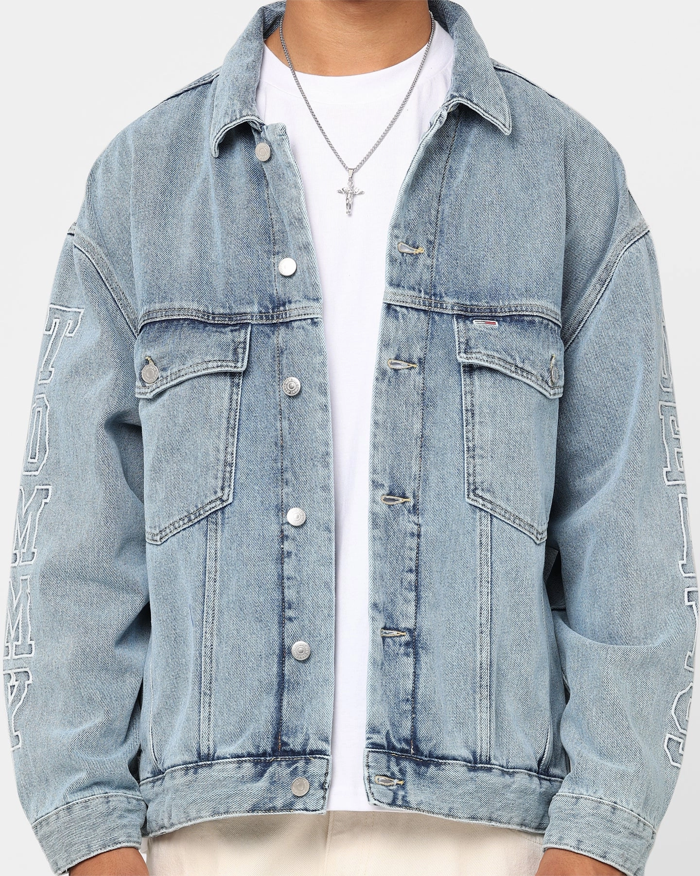 Tommy Jeans Aiden Oversized Denim Jacket Denim Light Trendy Accessory Eco friendly materials