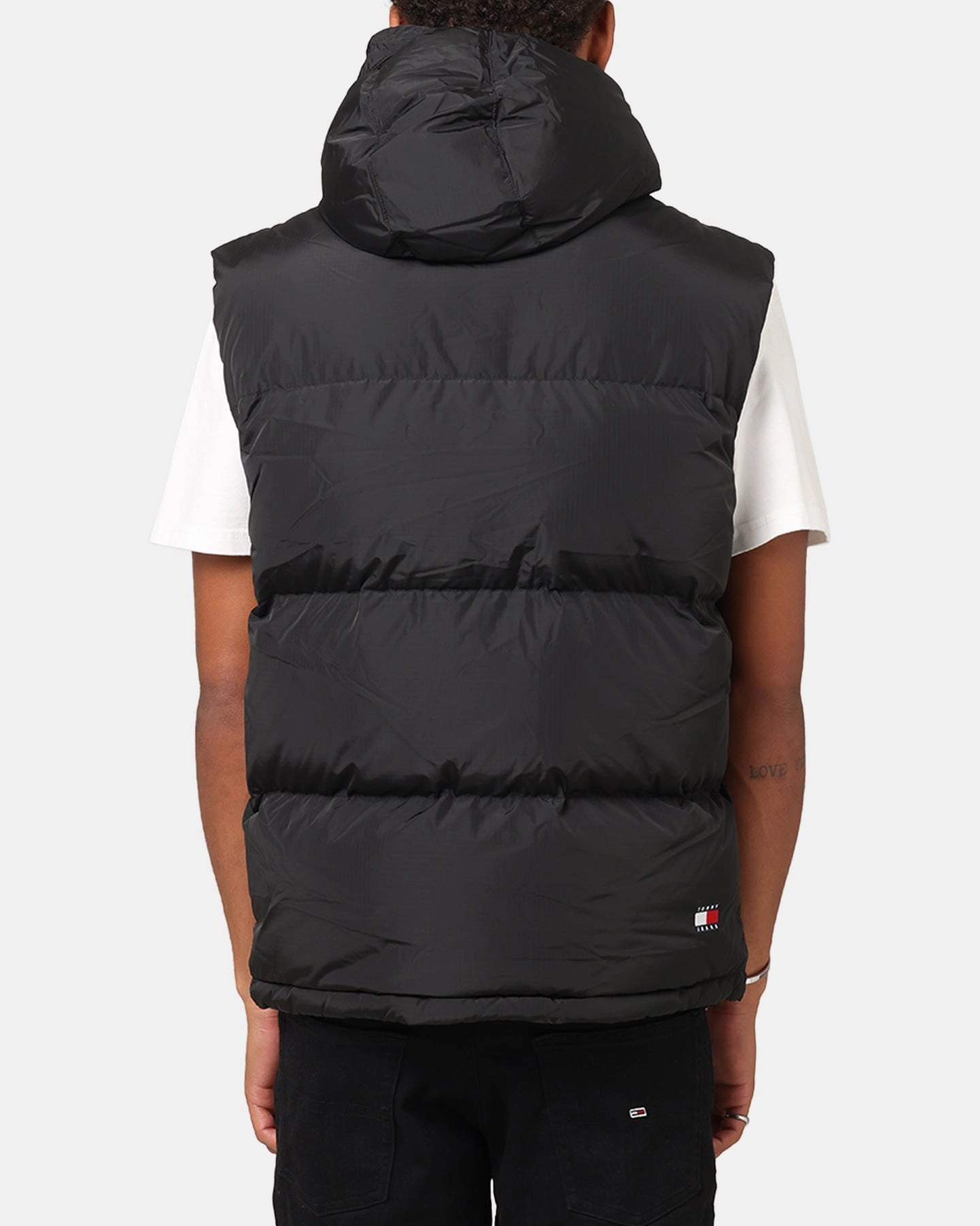 Tommy Jeans TJM Alaska Vest Black suitable for winter sports