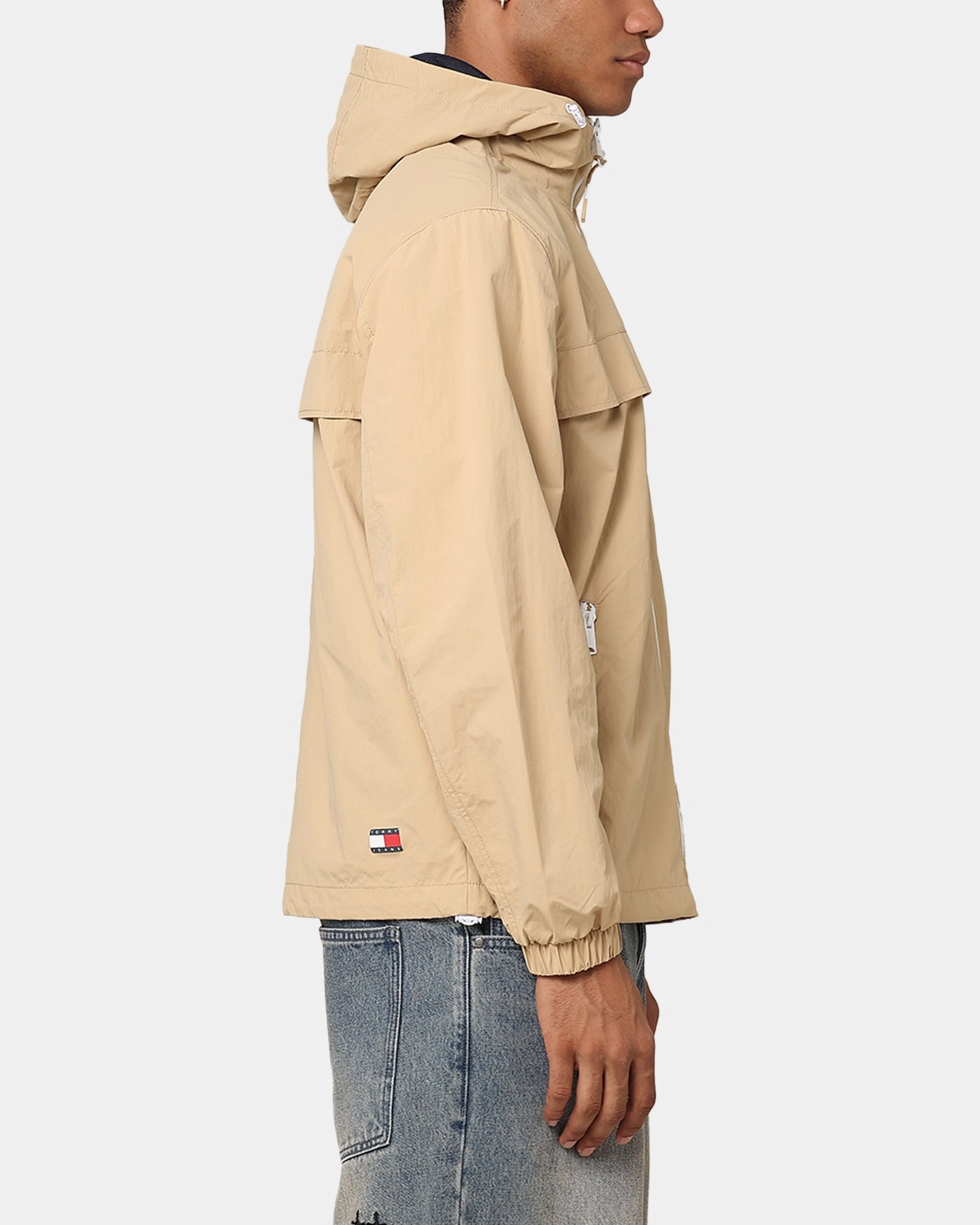 Tommy Jeans TJM Chicago Windbreaker EXT Tawny Sand bus ride snap-up