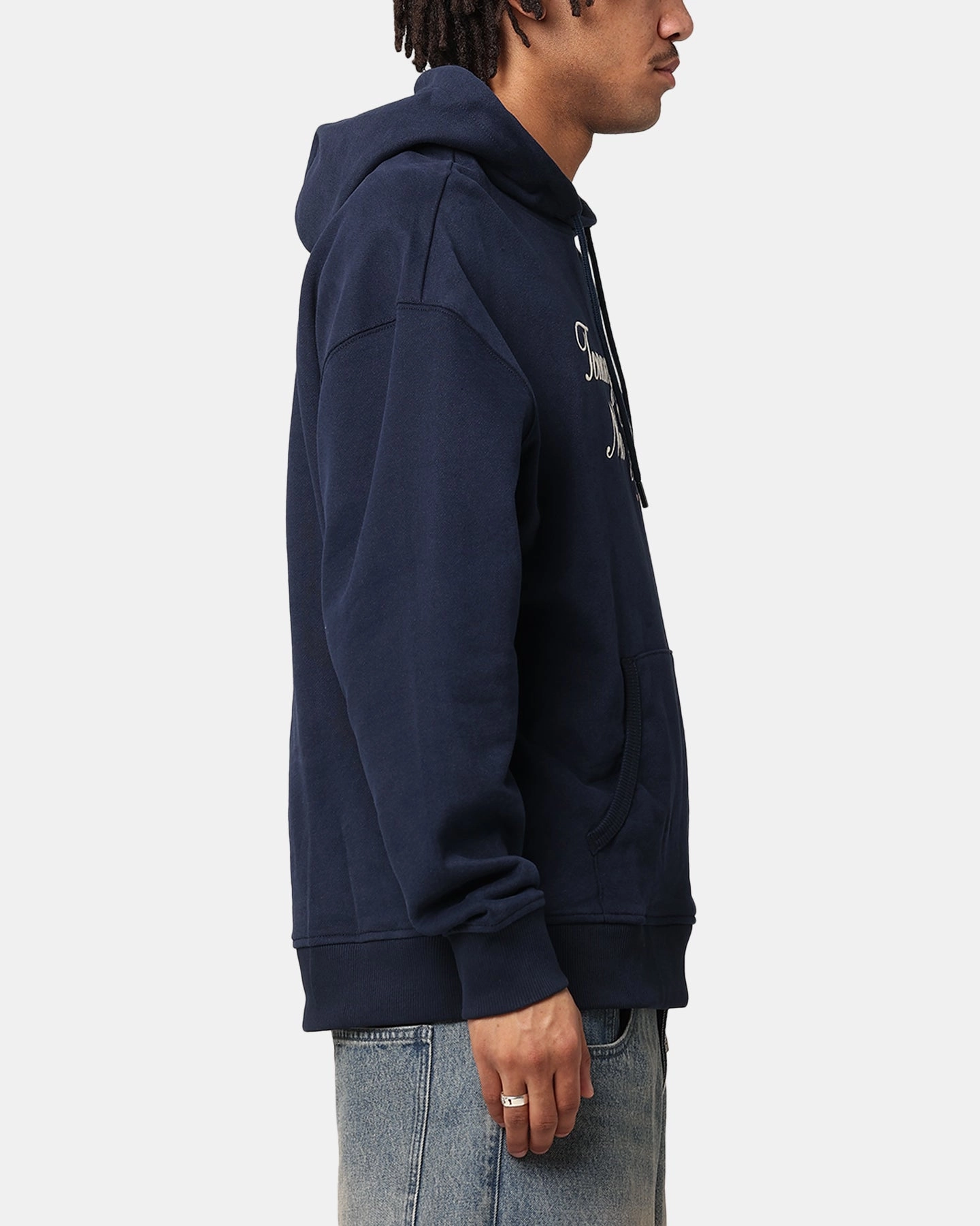 Coyote like Nutria like Tommy Jeans TJM Luxe Serif Relax Hoodie Dark Night Navy
