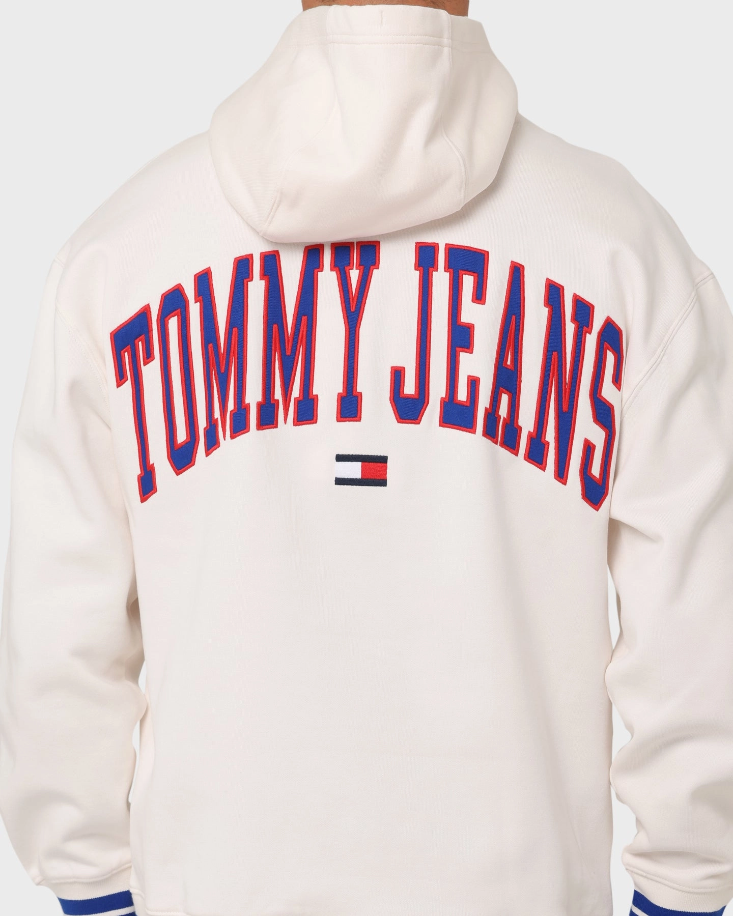 color - coordinating Breathable Mesh Panels Tommy Jeans TJM Relaxed Collegiate Hoodie Ancient White