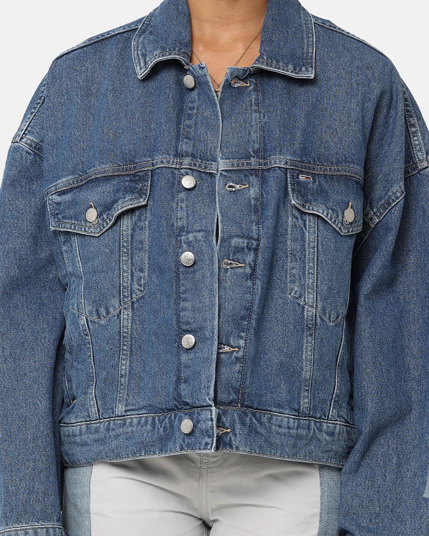 Tommy Jeans Women's Oversized Wide Sleeve Jacket Denim Medium 02 Lightweight Fill Refresh