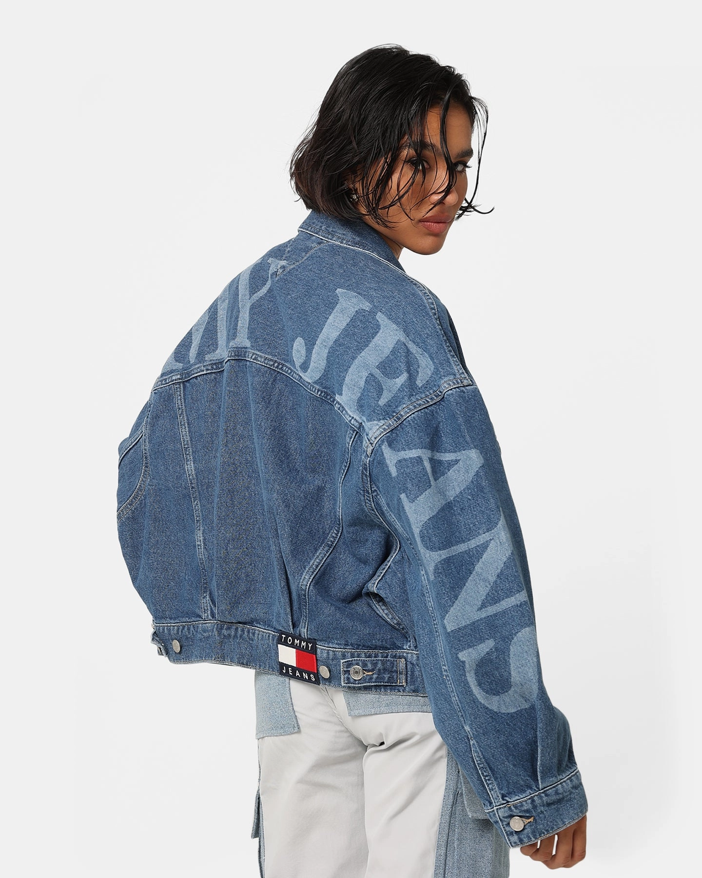 Tommy Jeans Women's Oversized Wide Sleeve Jacket Denim Medium 02 Resilience Adjustable Waist Tabs