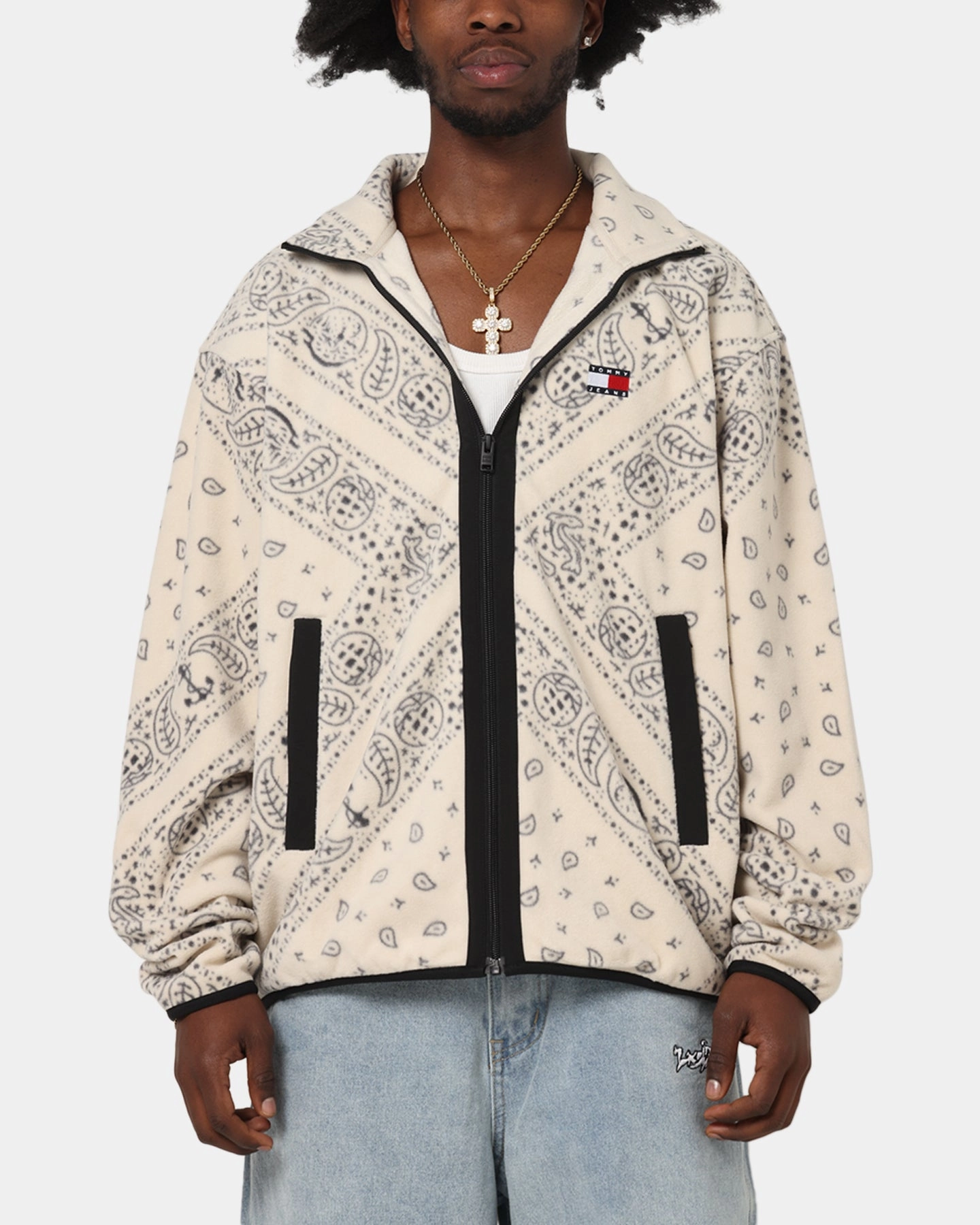 theater performance suitable for birthdays Tommy Jeans Relaxed Zip Paisley Fleece Jacket Newsprint