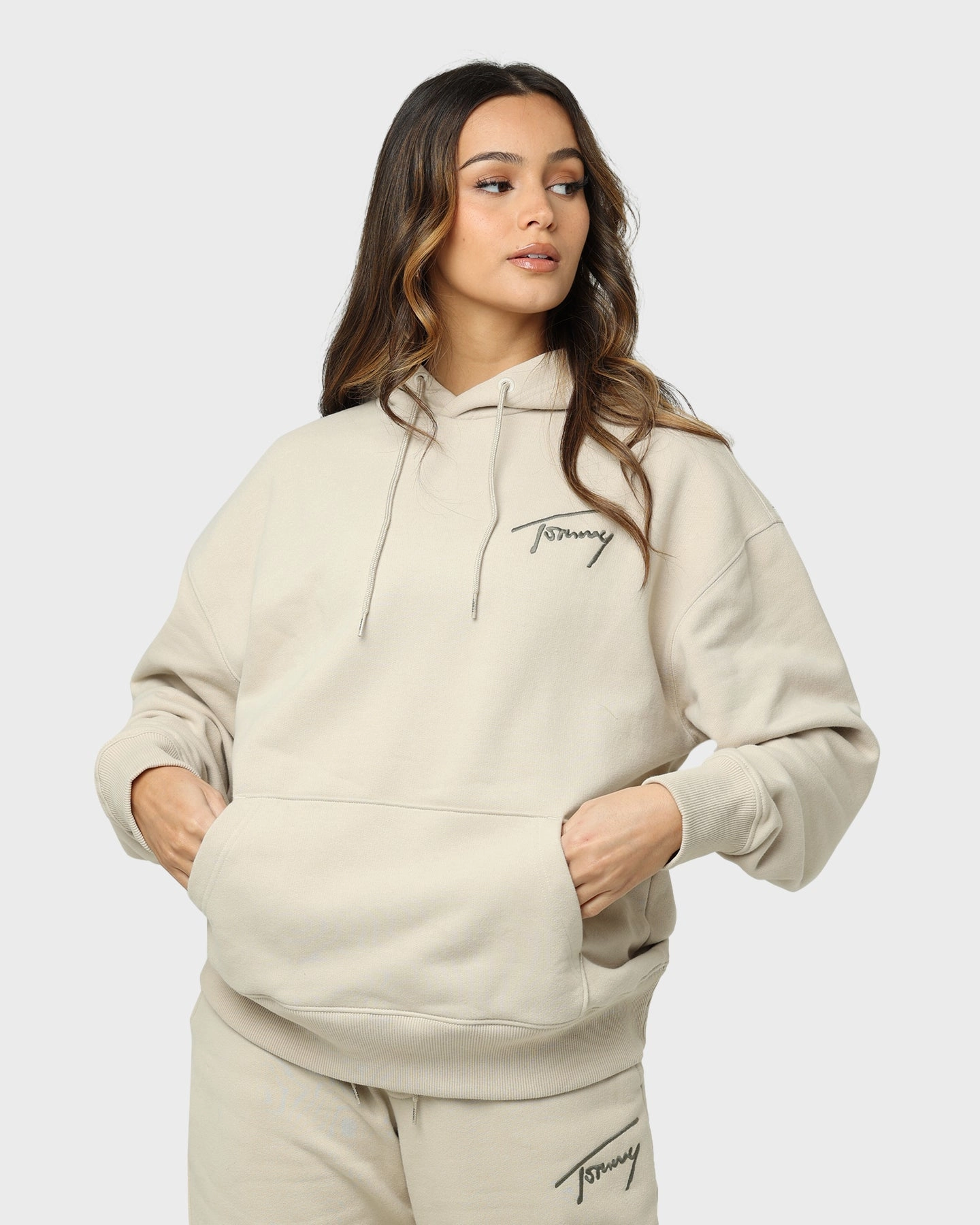 Seamless Integration suitable for fashion contests Tommy Jeans Signature Hoodie Savannah Sand