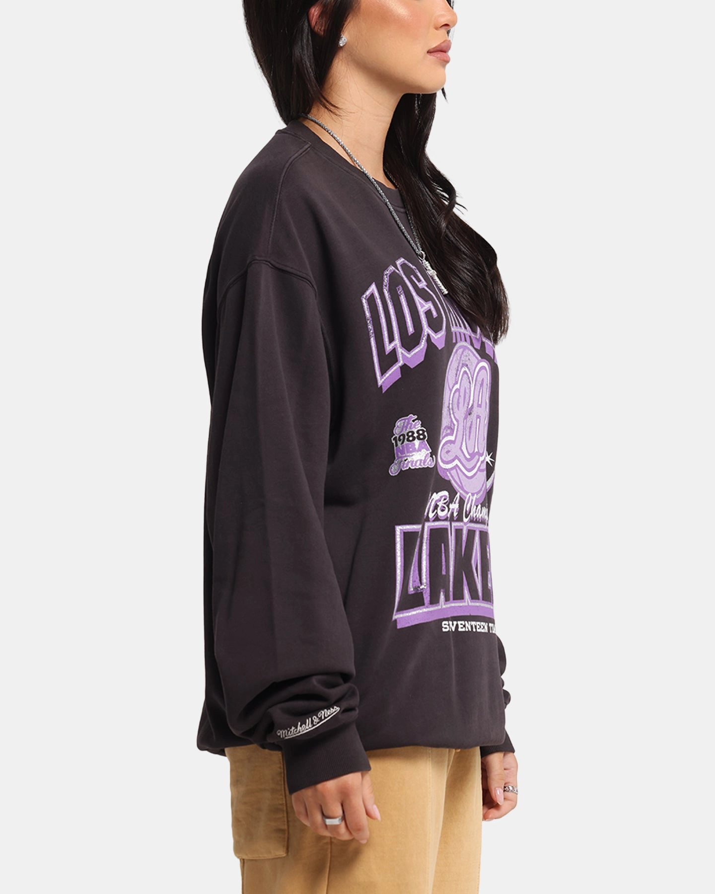 Mitchell & Ness Women's Los Angeles Lakers Arch Logo Crewneck Overdyed Black Trendy Outfit