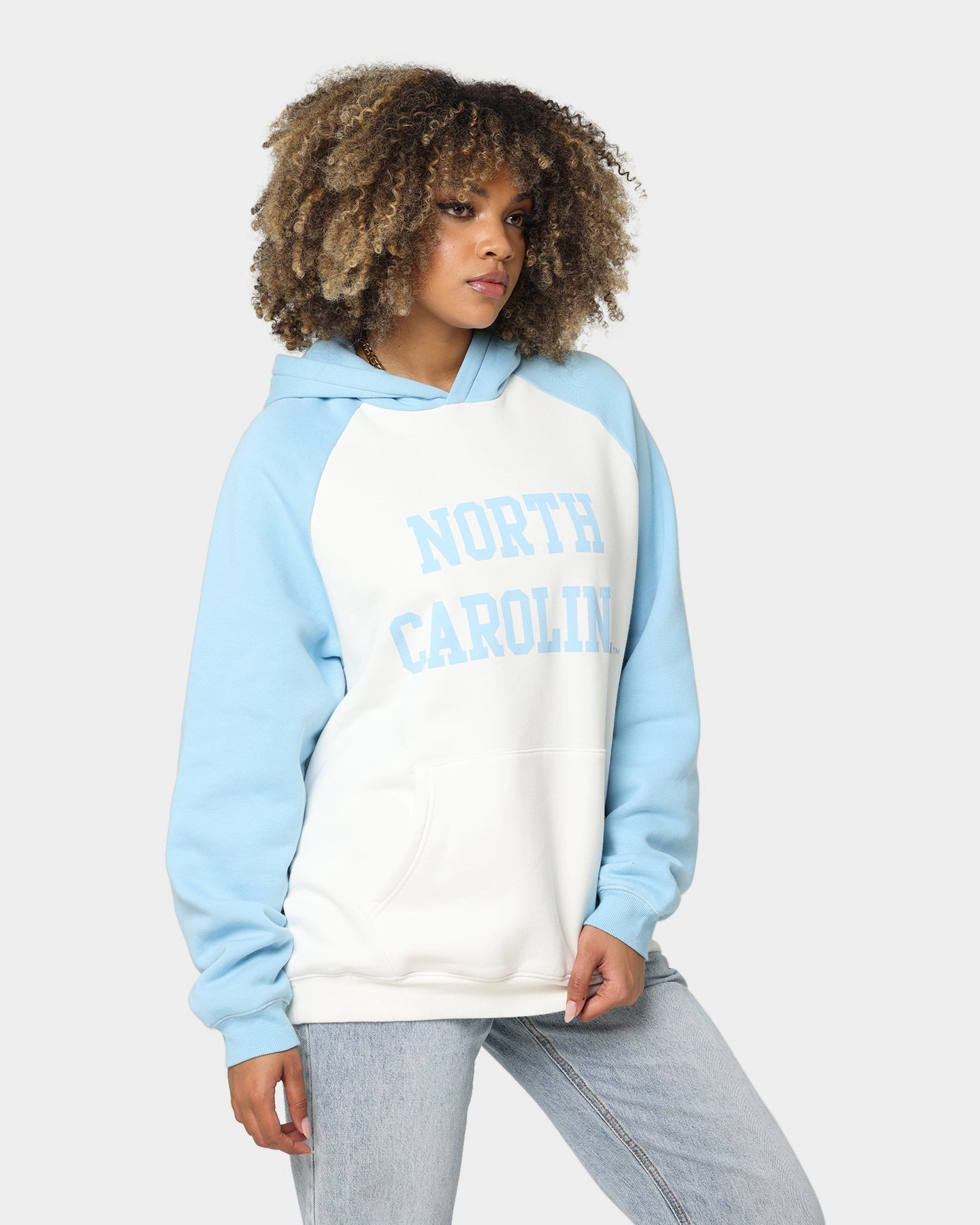 National Collegiate Athletic Association UNC Two Tone Raglan Hoodie Vintage White/Washed Carolina Stylish Warmth