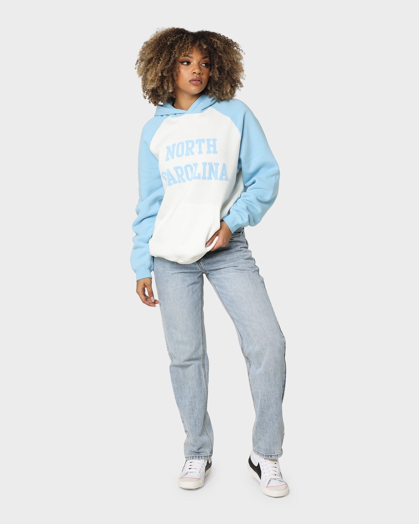 National Collegiate Athletic Association UNC Two Tone Raglan Hoodie Vintage White/Washed Carolina sailors Memory