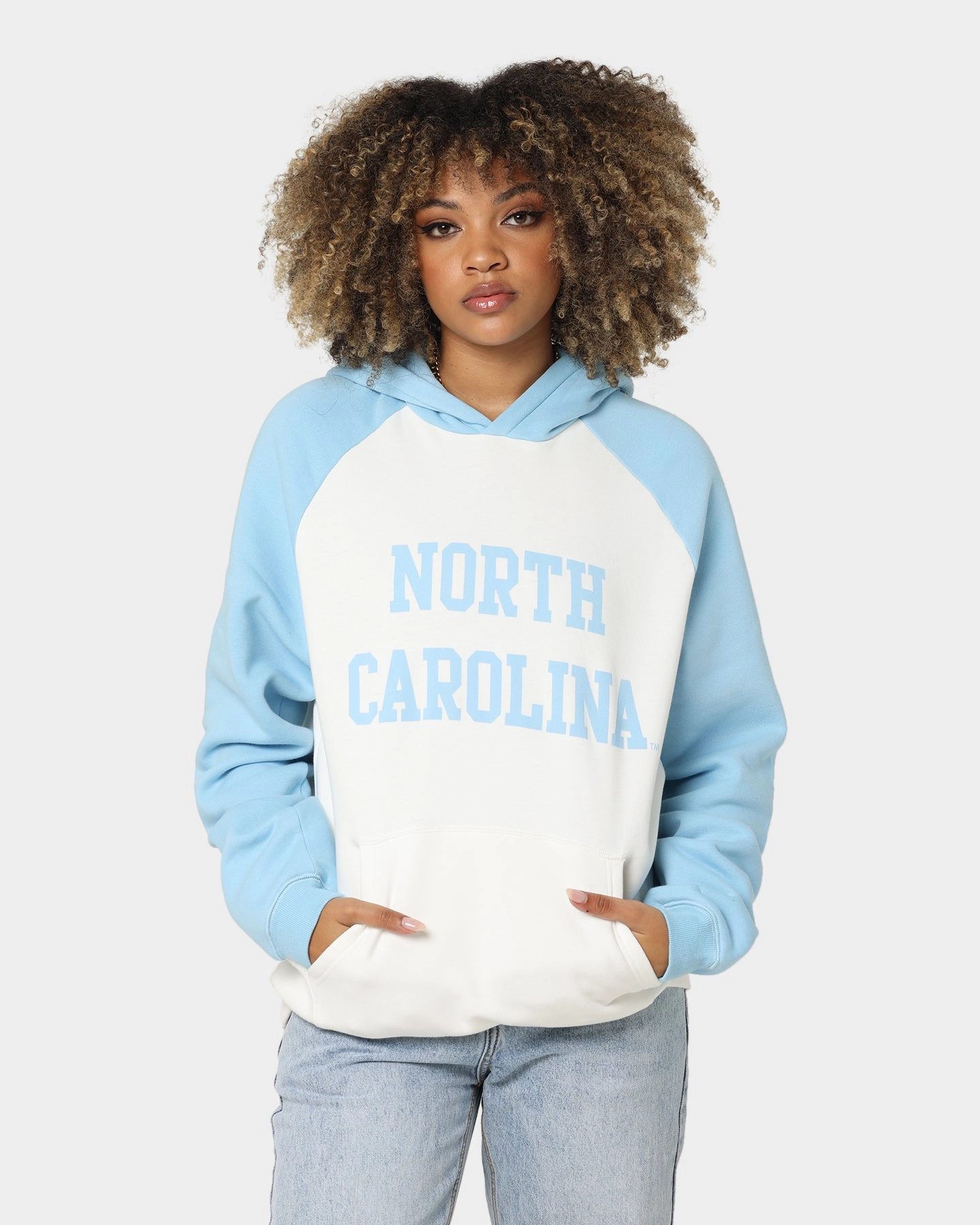 Mascara National Collegiate Athletic Association UNC Two Tone Raglan Hoodie Vintage White/Washed Carolina