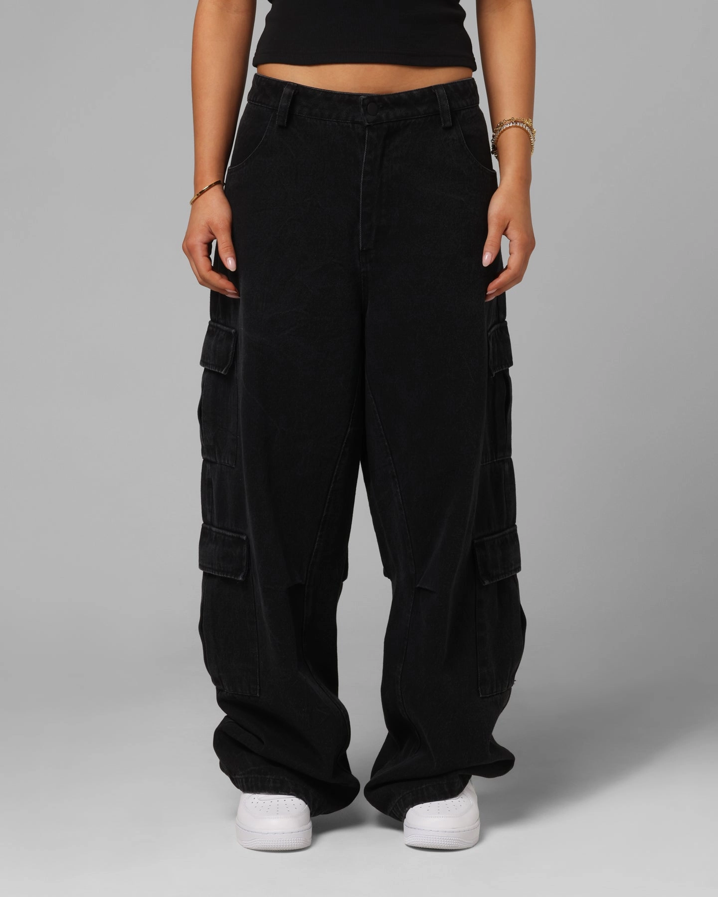 SturdyBeltLoops Sporty Look Loiter F-16 Balloon Cargo Pants Black