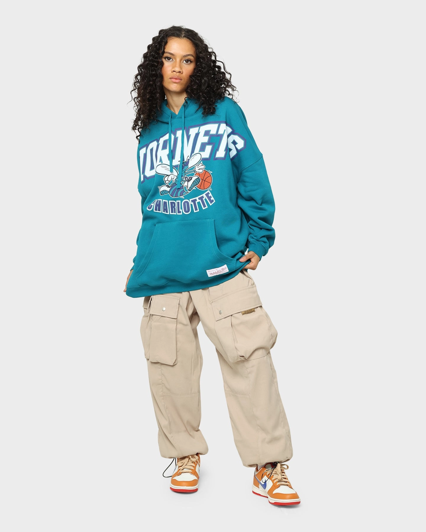 Premium Mitchell & Ness Charlotte Hornets XL Arch Hood Faded Teal