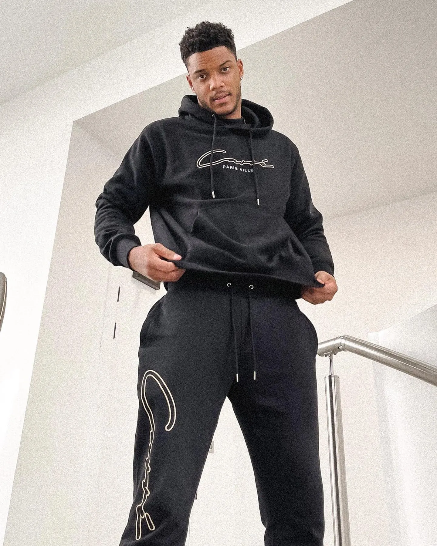 Carr?? Men's Paris City Classique Hoodie Black/Gold Easy Care