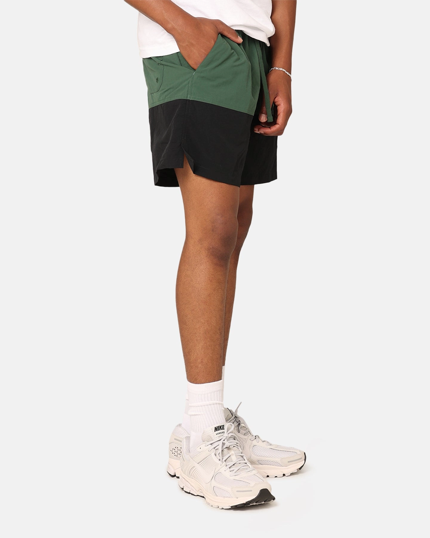 Laser Cut Edges Summer Wardrobe Nike Club  Woven Colour-Blocked Shorts Fir/Black/White