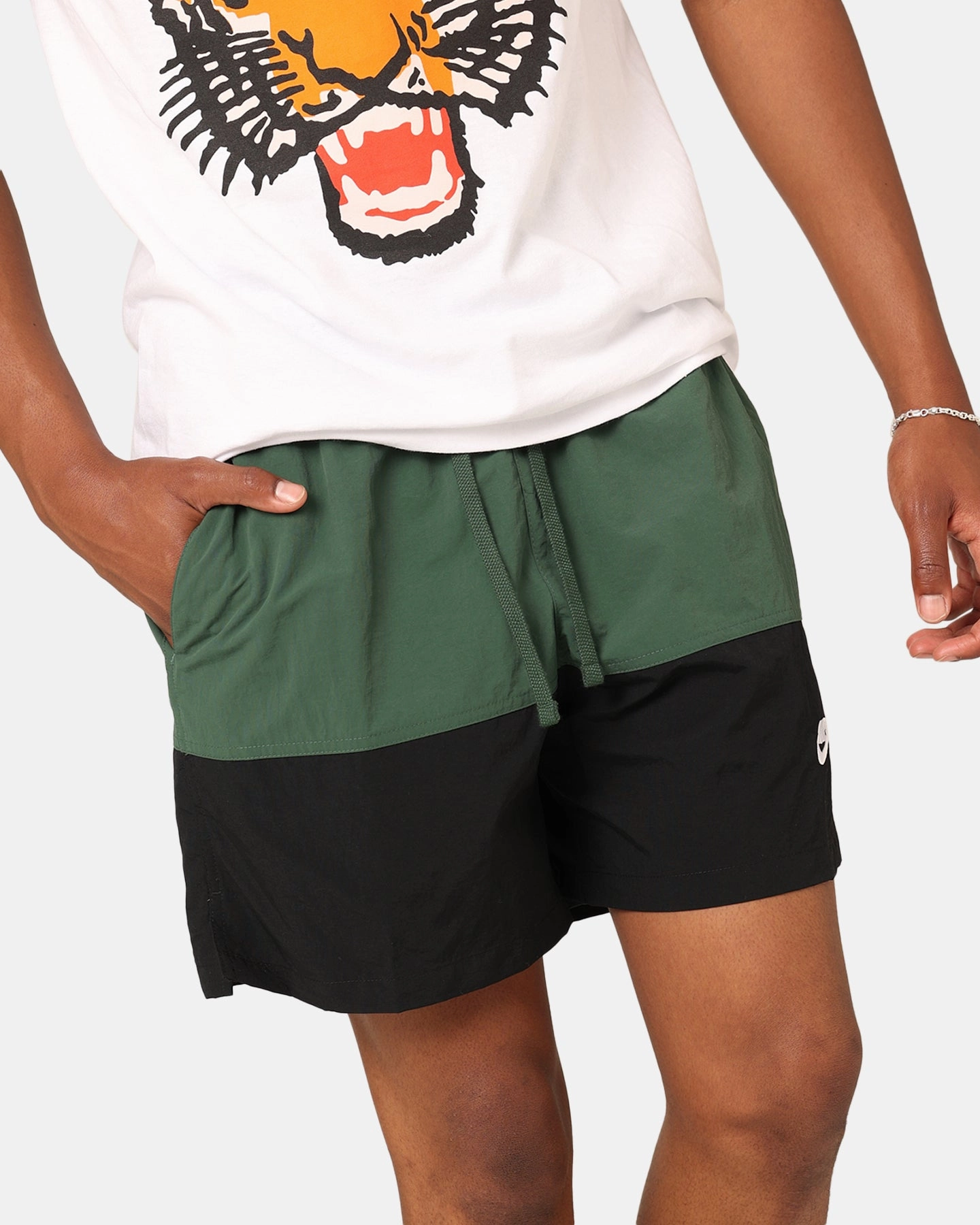 Nike Club  Woven Colour-Blocked Shorts Fir/Black/White Stretchable Waistband Reflective accents