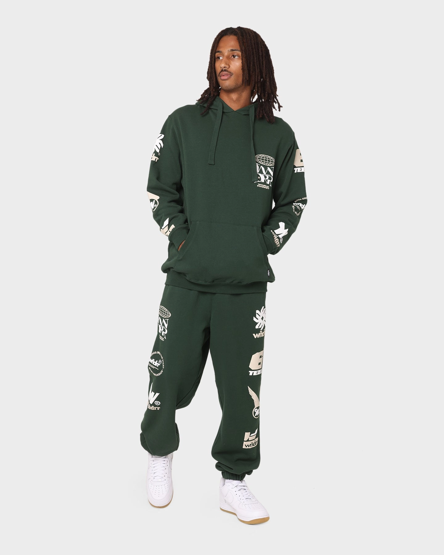 Attitude Travel-Ready Gear WNDRR Market Hoodie Forest Green
