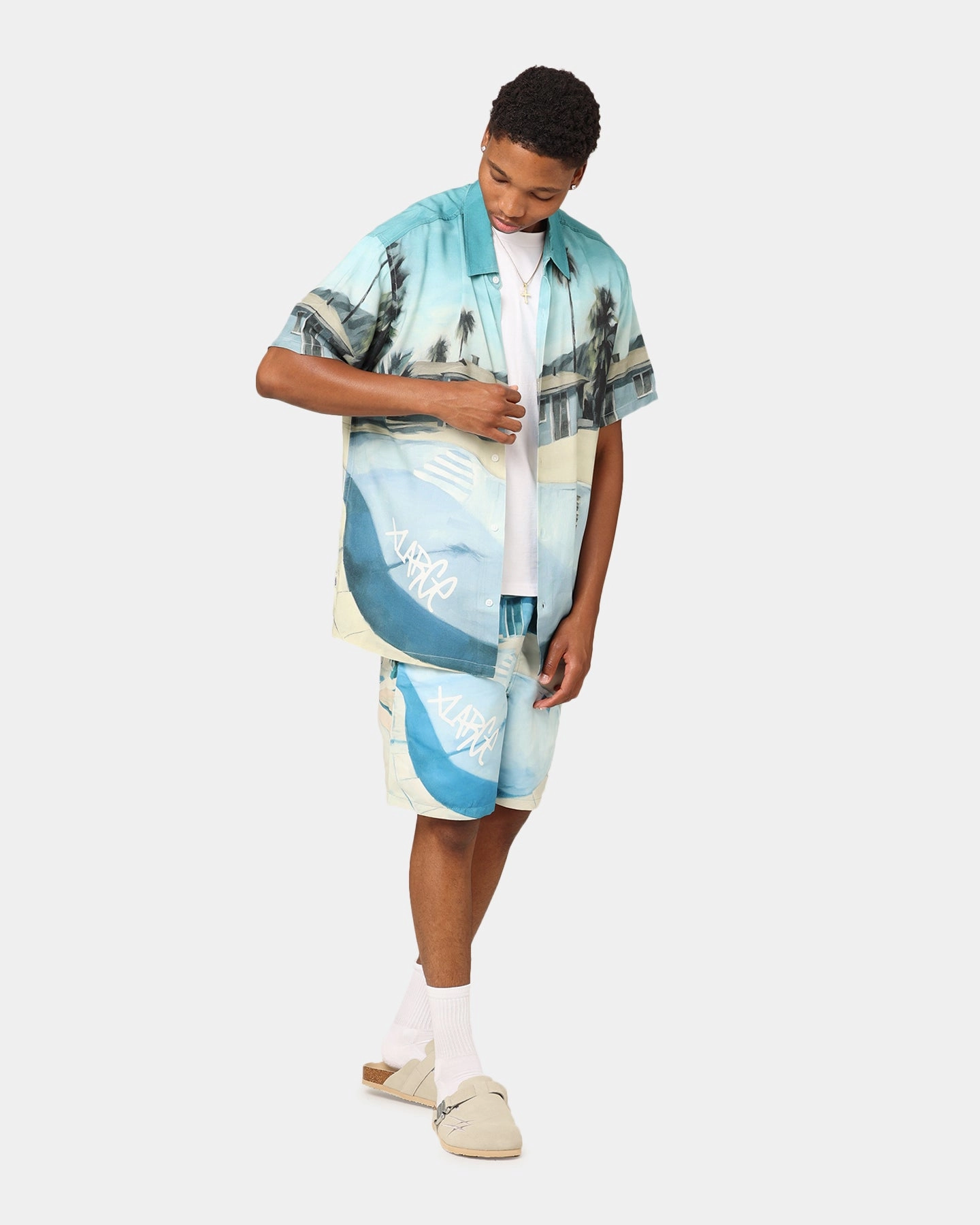 X-Large Graffiti Pool Rayon Short Sleeve Shirt Multi Smart Look On-The-Go Style