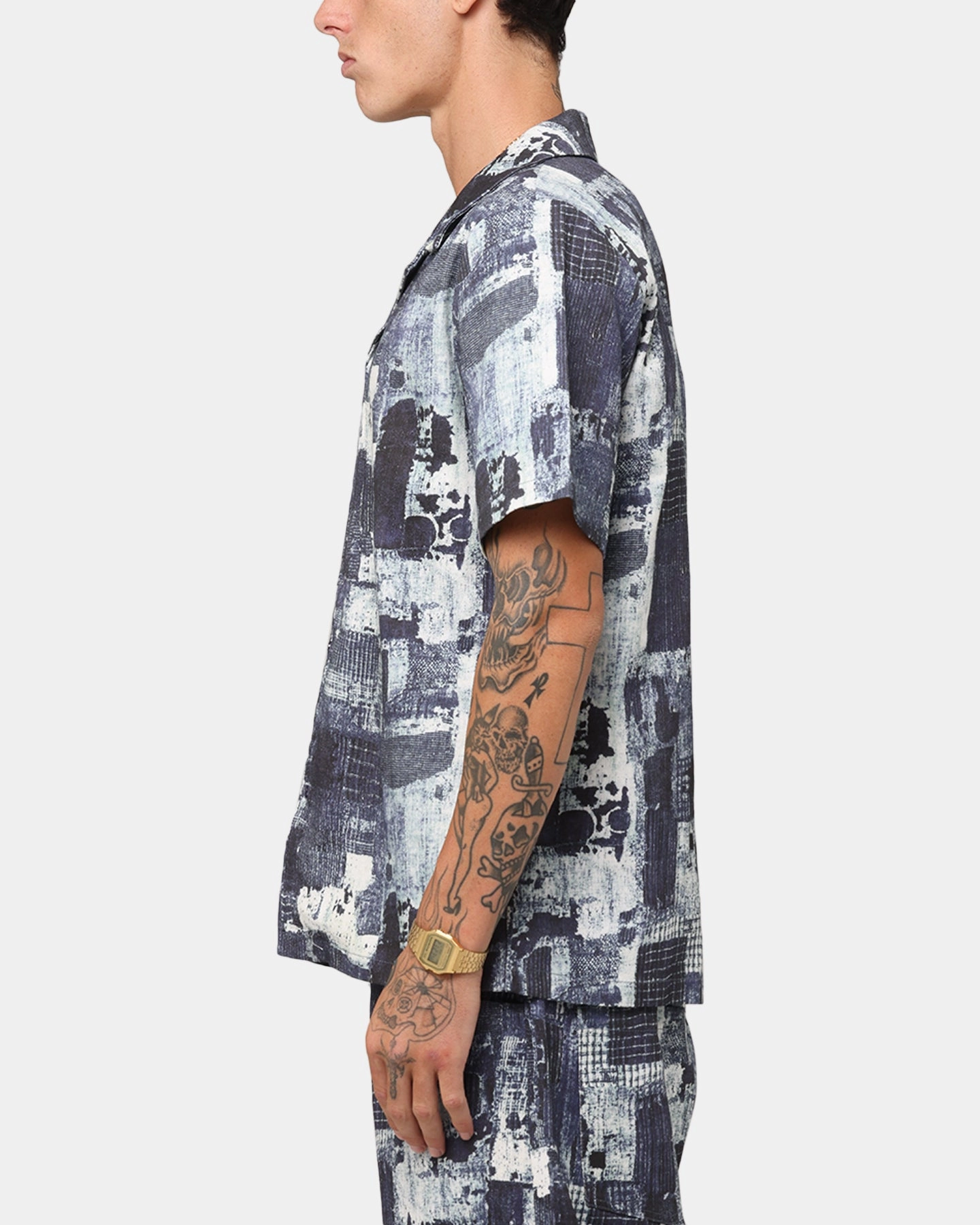 Wrinkle Resistant Finish Casual Elegance XXIII Printed Denim Patch Button Up Shirt Blue