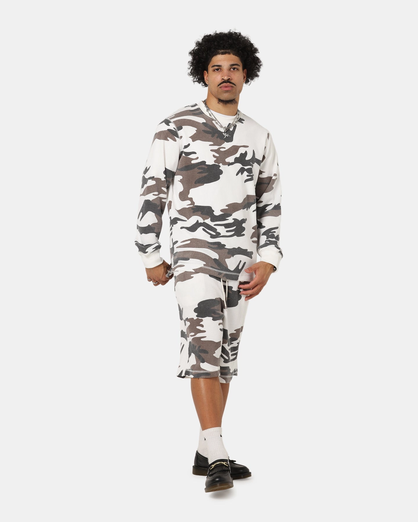 Sneakers Formal Occasion XXIII Printed Thermal Shorts Snow Camo