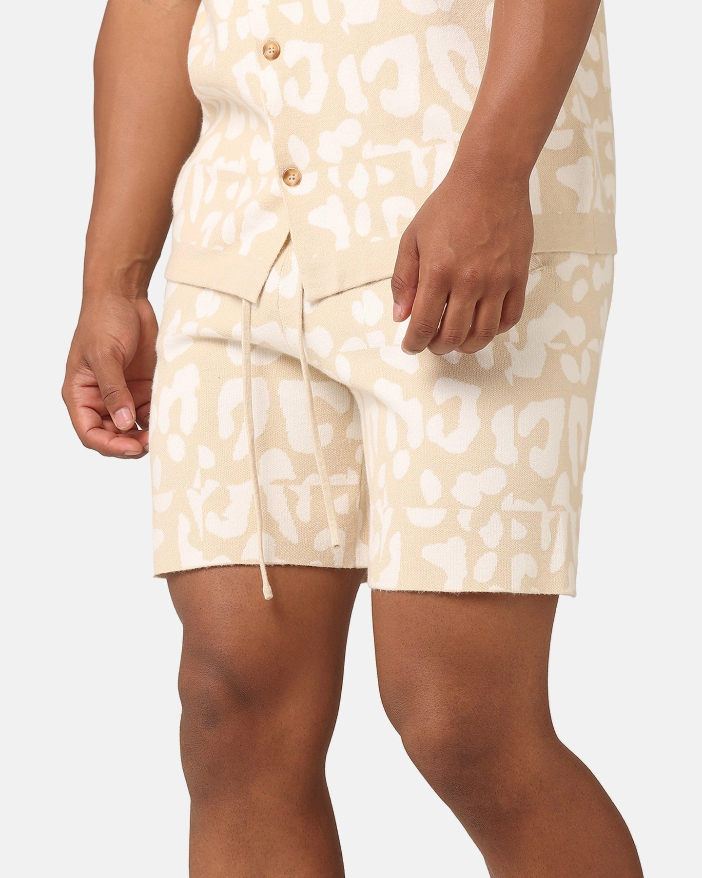 Chill Mood XXIII Puzzle Knit Shorts Beige/Off White