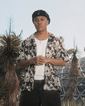 Bold Print Minimalist Style XXIII Resort Knit Button Up Shirt Black/Cream