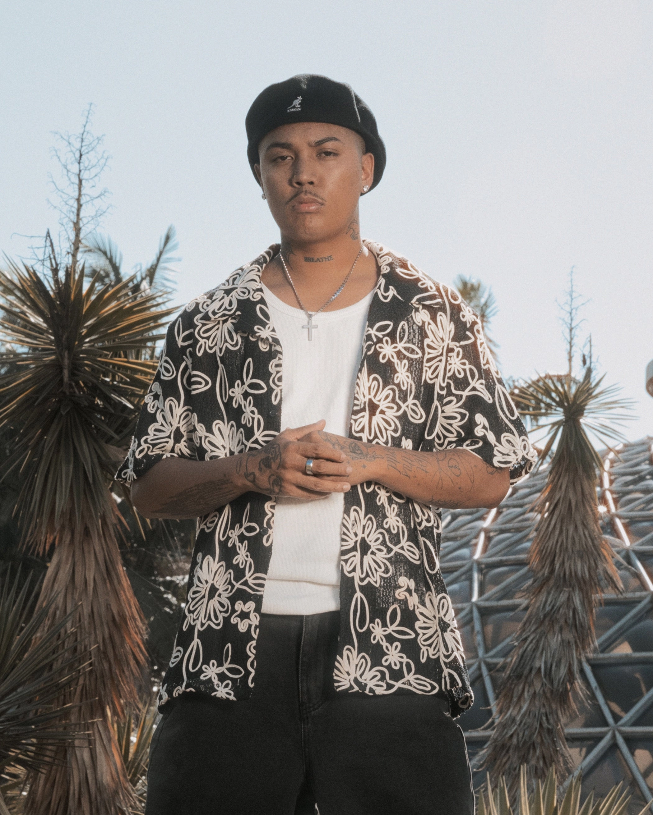 Bold Print Minimalist Style XXIII Resort Knit Button Up Shirt Black/Cream