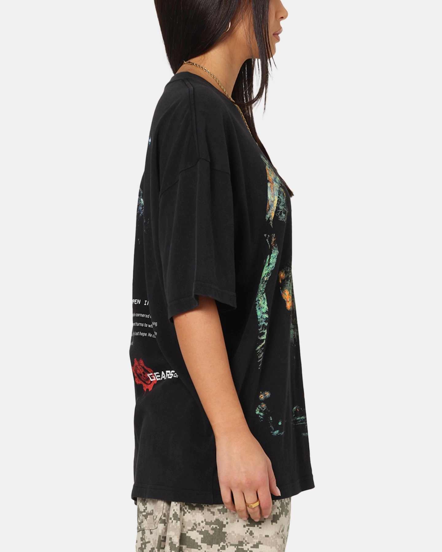 Minimalist purity Neutral Color 73 Studio X Gears Of War '06 Mad World Vintage T-Shirt Black Acidwash