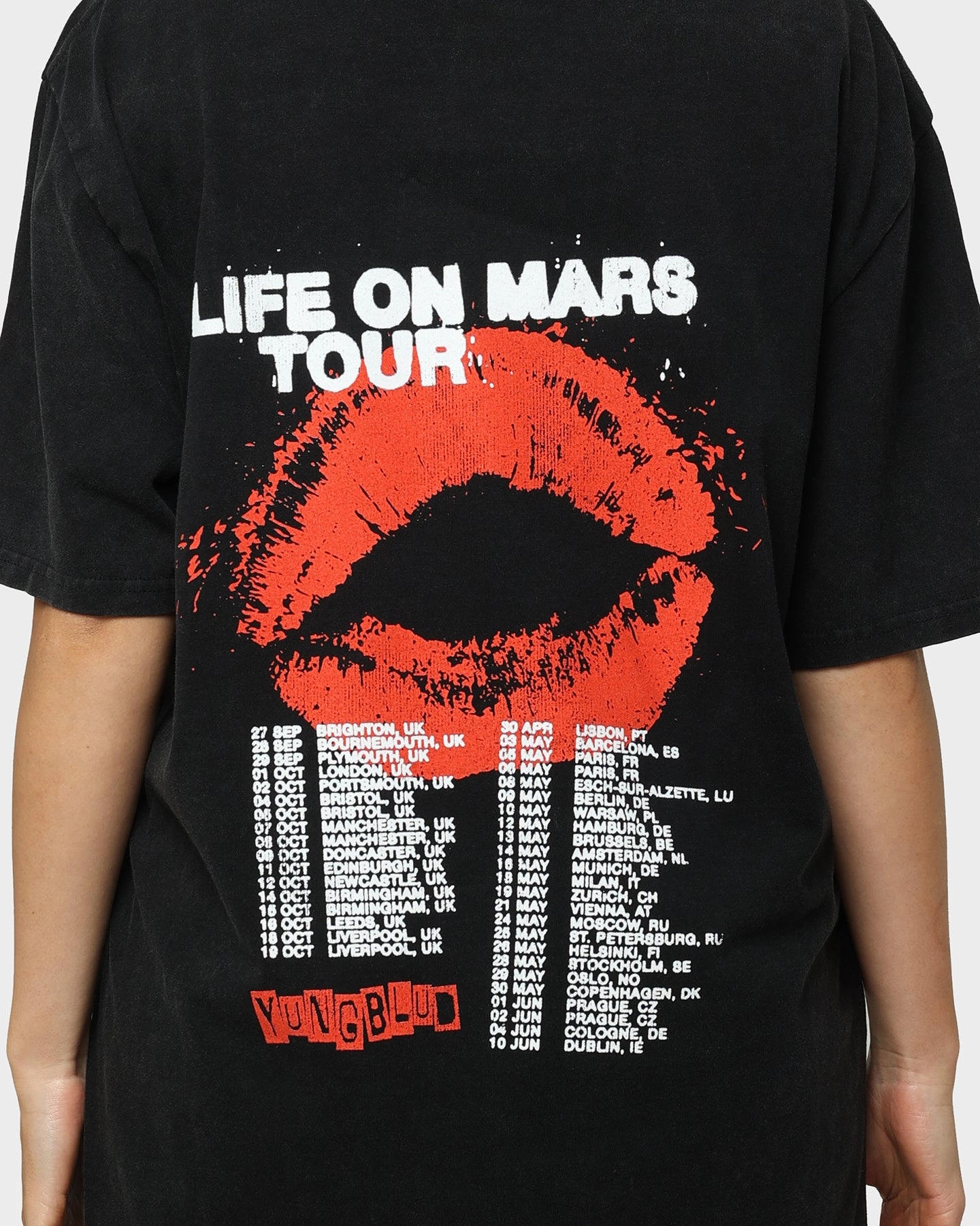 YUNGBLUD Sitting Life On Mars Tour Vintage T-Shirt Washed Black Minimalist Design