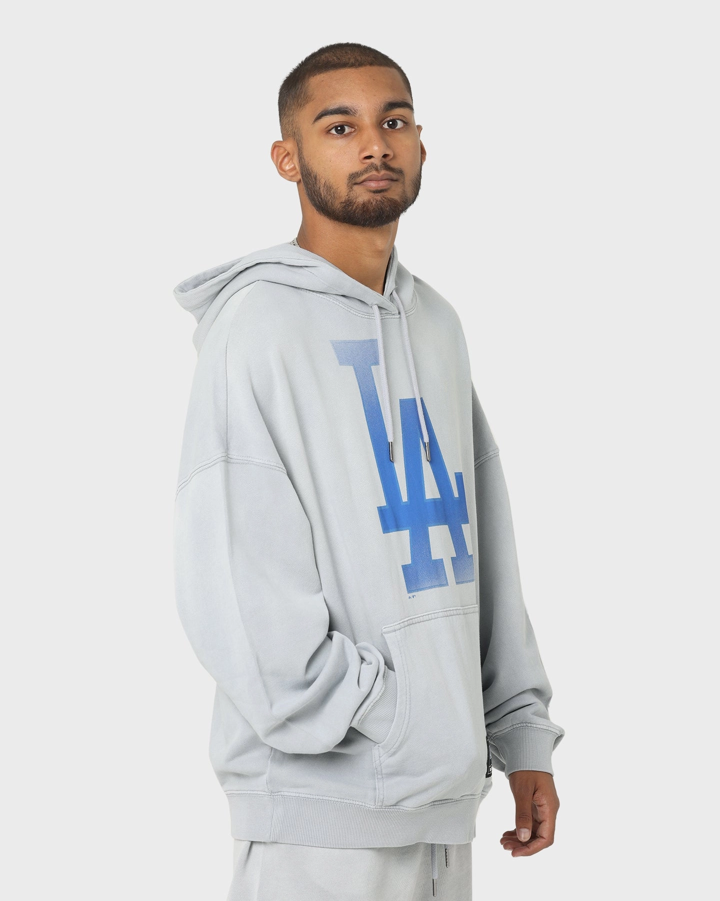 EcoFriendlyMaterial Practical Choice Majestic Athletic Los Angeles Dodgers Solarised Contrast Hoodie Warm Grey